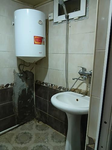 bakixanovda ev: Bakixanov qes Aygun moll yaxin 1 otaq bina evi 5/4 ewyali kiraye — 7