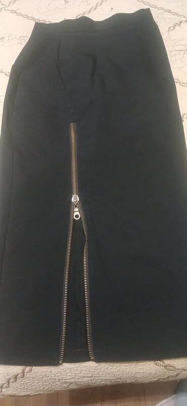 Women's Pants: Qara qələm ətək Turkiyeden alinib,bahali geyimdi,cox az geyinilib. -