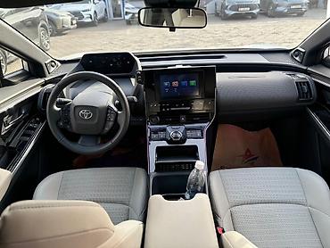 гидро ручник: Toyota bZ4X: 2023 г., Электромобиль, Кроссовер — 8