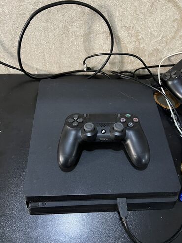 last us 2 baku: Playstation 4 slim 1 tb Hec bir problem yoxdu, ustunde 1 orginal