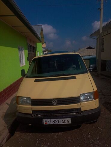 маленький автомобиль: Volkswagen Transporter: 1994 г., 2 л, Механика, Бензин, Минивэн