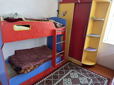 детские кроватки на заказ: Двухъярусная детская кровать, Б/у, ЛДСП, цвет - Синий