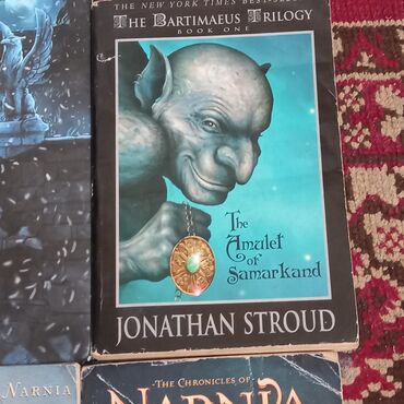 İngilis dili: İngilis dilində nağıllar və əfsanələr kitabları - Sayı 9 ədəddir. - — 9