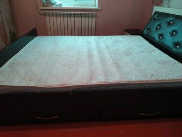 Кровати: Двухспальная кровать высота: 98, 60 ширина: 165 длина: 230 вверх: кожа
