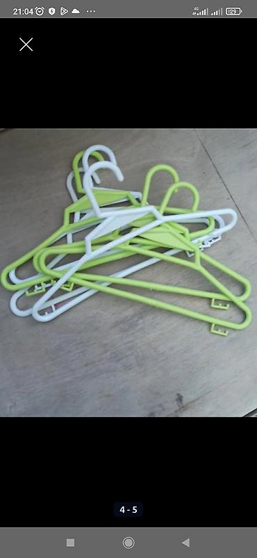 ucuz utu: Plastik paltar asqısı dəsti - Rənglər: açıq yaşıl və ağ - Material — 1