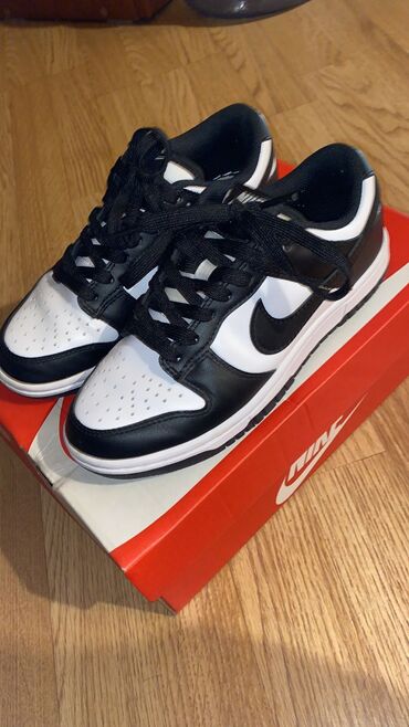Şəxsi əşyalar: Nike original ayakkabı 36 ölçü. Bir defe geyinilib