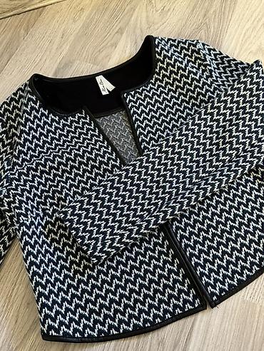 jaket: Miss Etam qadın jaketi - Model: qısa, düyməsiz/krujka-siz ön hissə — 3