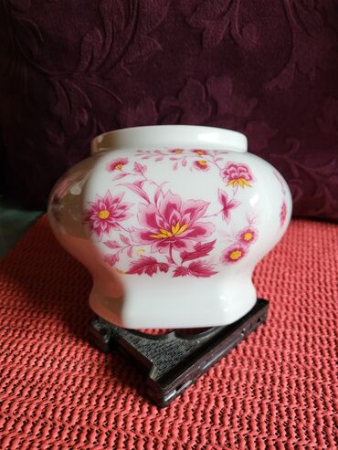 Stare vaze i dekor: Vaza nova 80te. Bareuther Waldesassen Bavaria. Nemacki porcelan — 2