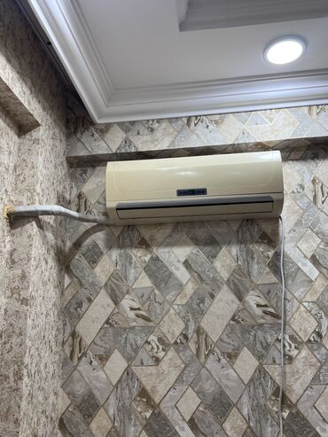 kondisioner soyuq rejimi: Kondisioner Electrolux, İşlənmiş, 50-60 kv. m, Kredit yoxdur