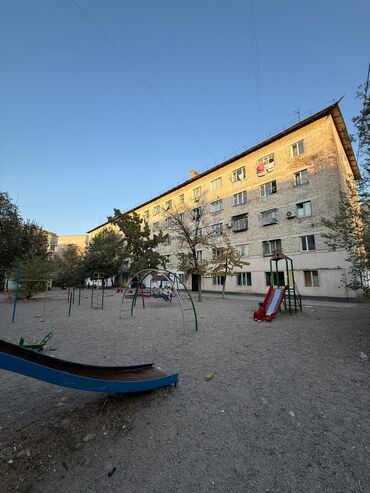 Продажа участков: 1 комната, 18 м², Общежитие и гостиничного типа, 4 этаж, Старый ремонт