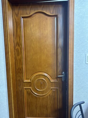 алюминевая дверь: Глухая дверь, Дуб, Распашная, Б/у, Самовывоз