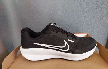 Women's Sneakers and athletic shoes: Original patike Najk patike (slike 1-6) velicina 44 Cena 4500 din — 1