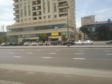 xacmaz mənzil: Həzi Aslanov metrosuna yaxın Nargilə kafesinin yanında 5/4 çu