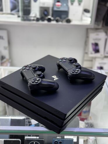 PS4 (Sony PlayStation 4): Sony Playstation 4 Pro Полная комплектация, два джойстика PS plus