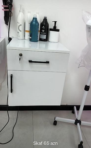 шкаф для документов с замком: Ağ rəngli kompakt salon şkafı - Material: laminat səth, asan — 1