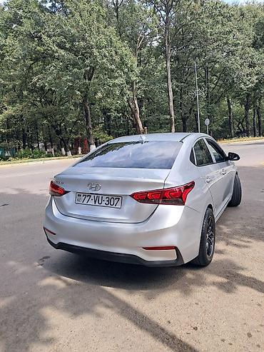 Hyundai: Hyundai Accent: 1.6 l | 2018 il Sedan — 11