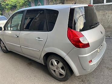 kia ceed ekran: Renault Scenic (gümüş rəng), kompakt monovolumen. Xüsusiyyətlər: - — 5