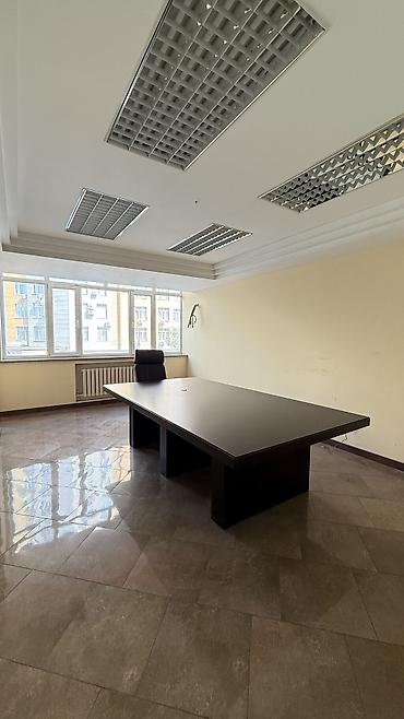 продаю бишкек: 🏢 ПРОДАЁТСЯ КОММЕРЧЕСКОЕ ПОМЕЩЕНИЕ В САМОМ ЦЕНТРЕ БИШКЕКА 📍 — 7
