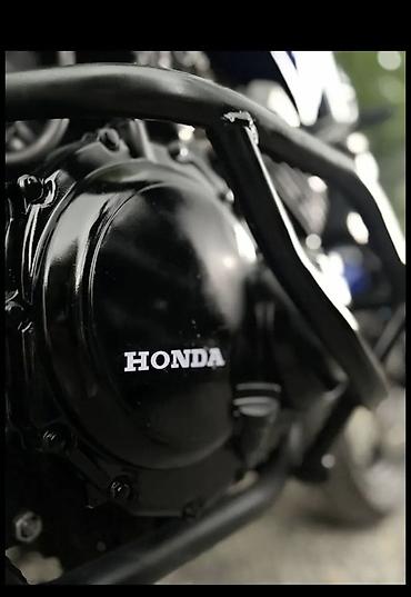 Мотоциклы: Honda кастом-кафе/нейкед в ярком синем цвете. Основные особенности: - — 5
