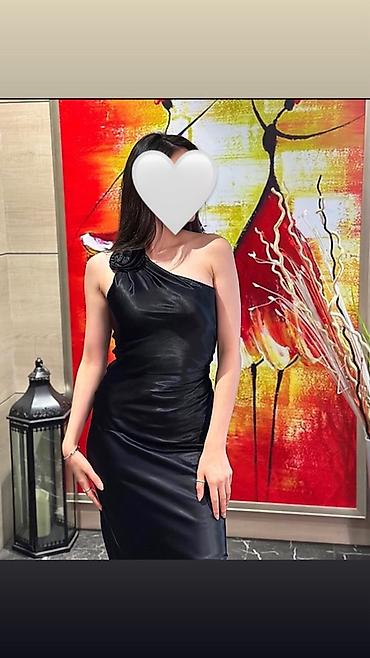 Qara tək çiyinlik ziyafət donu 150 azn a alınıb Gusto firmasıdır və 1