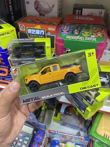 garmin часы: Металлическая масштабная модель пикапа (DIE-CAST) - Корпус из металла — 1