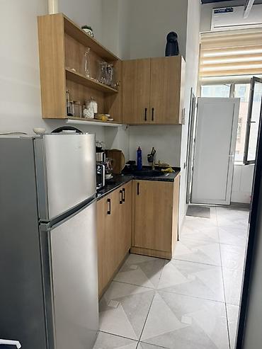 kunc ref: Mətbəx mebeli dəsti – L formalı, üst dolablarla - Üslub: ağac — 4