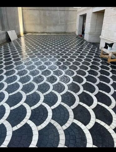 Kafel və metlax: Bej rəngli, düzbucaqlı formalı, təbii daş plitələr. İstənilən interyer — 16