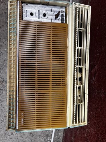 Kondisionerlər: Pəncərə tipli kondisioner – SK-1801 - Korpus üzərində “SK-1801”