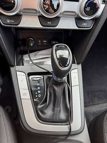 Hyundai: Hyundai Elantra: 2019 г., Автомат, Бензин, Седан — 17