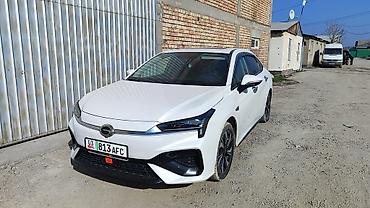 GAC: GAC Aion S — полностью электрический седан в белом цвете. Кузов и — 2