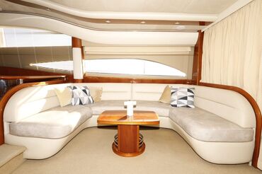 Водный транспорт: Роскошная Белоснежная моторная яхта классического дизайна - воплощение — 11