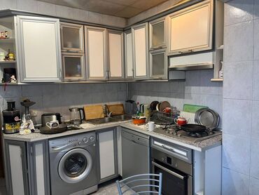 Uzunmüddətli kirayə mənzillər: Azadlıq metrosunun yanında,9 mərtəbənin,7-ci mərtəbəsində,2 — 3