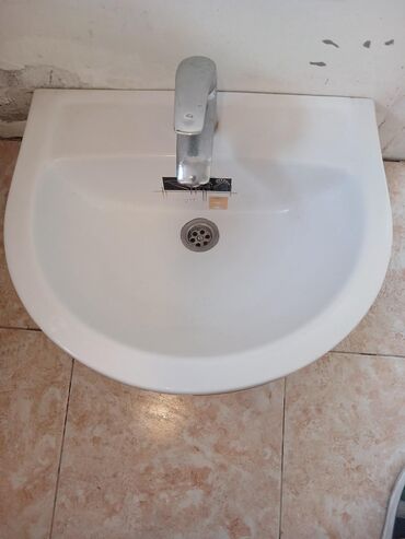 sensor krant: Tulpan moydadır,lavabo.Keramikadır.İstifadəyə