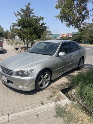 авто мабиль: Toyota Altezza: 2003 г., 2 л, Автоматические, Бензин, Седан