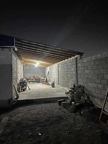 Продажа коттеджей и домов: Сдается одно комнатный дом с просторным участком без хозяина В доме — 2