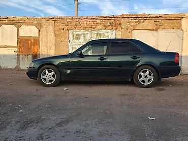 Mercedes-Benz C-Class: 1995 г., 1.8 л, Механика, Бензин, Седан