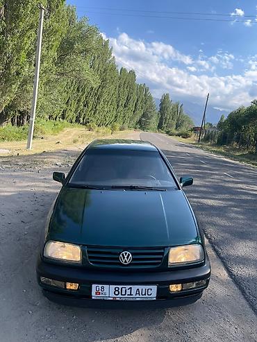 Продажа авто: Volkswagen Vento: 1996 г., Механика, Бензин, Седан — 2