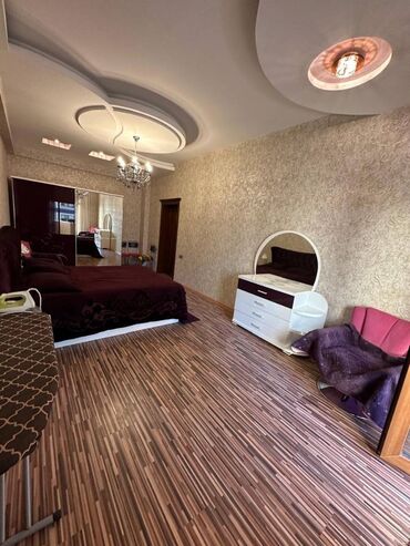 Uzunmüddətli kirayə mənzillər: 28 May metrosu Jalə Plazada mənzil kirayə verilir. Mərtəbə 16/12 Ümumi — 11