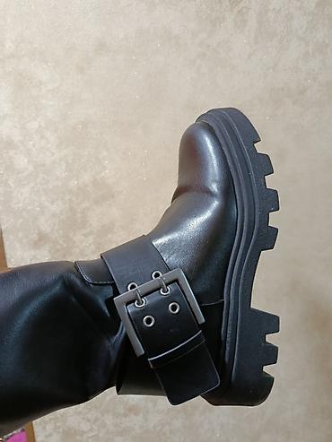 Çəkmələr: Çəkmə, Stradivarius, Ölçü: 39, rəng - Qara, Yeni — 4