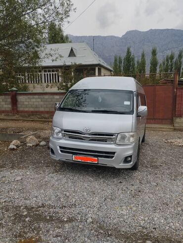 продаю гелик: Toyota Hiace: 2008 г., 2.7 л, Механика, Газ, Минивэн