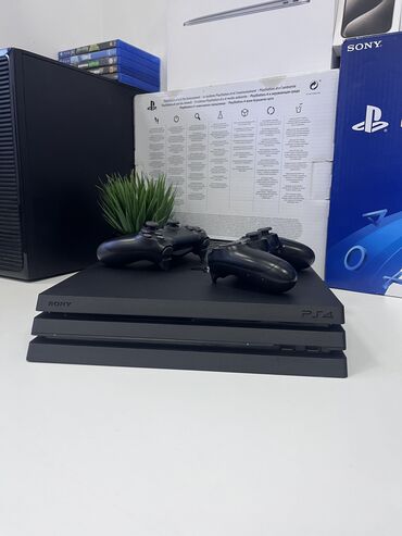 PS4 (Sony PlayStation 4): Sony PlayStation 4Pro Состояние: идеальное Память 1тб 2 джойстика