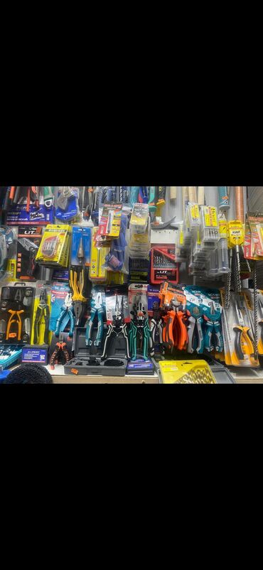 Монтажный клей: Двусторонний скотч (лента) в больших намотках. - Основа — 9