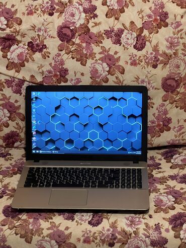 asus netbook qiymetleri: Б/у ASUS Zenbook, 15 ", Intel Celeron, 512 ГБ, Самовывоз