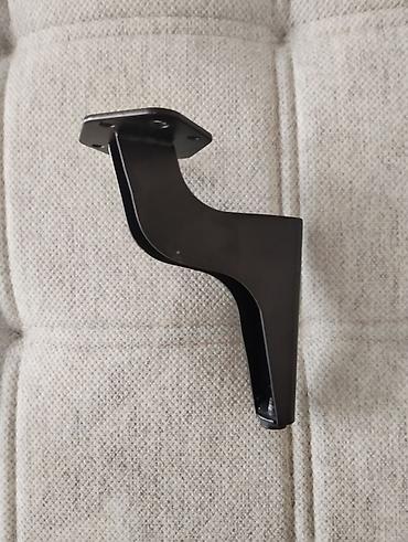 boya seti: Metal divar/oynaq dayağı – dekorativ S formalı. - Material — 3