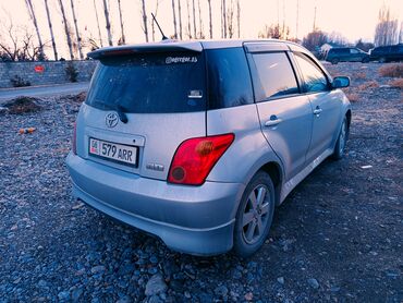 Toyota: Toyota ist: 2004 г., 1.5 л, Автомат, Бензин, Седан — 5