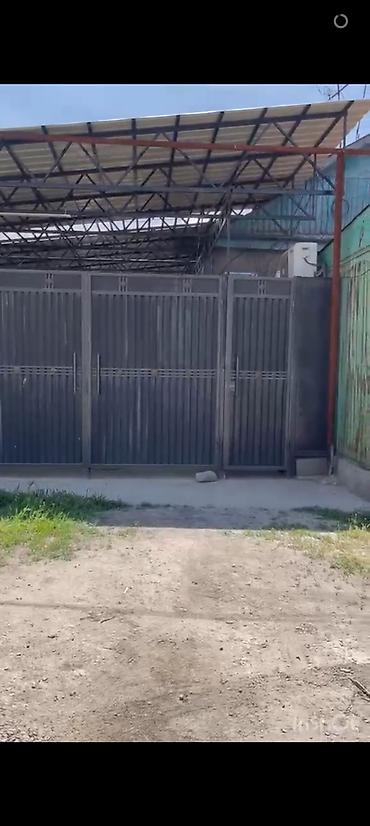Продажа коттеджей и домов: Продаётся дом с крытой площадкой/навесом и закрытым двором. ул Карла — 1