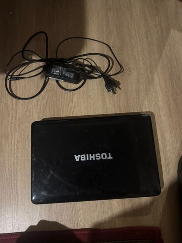 notebook çantaları: İşlənmiş Toshiba, 12 ", Intel Core i3, 512 GB, Ünvandan götürmə