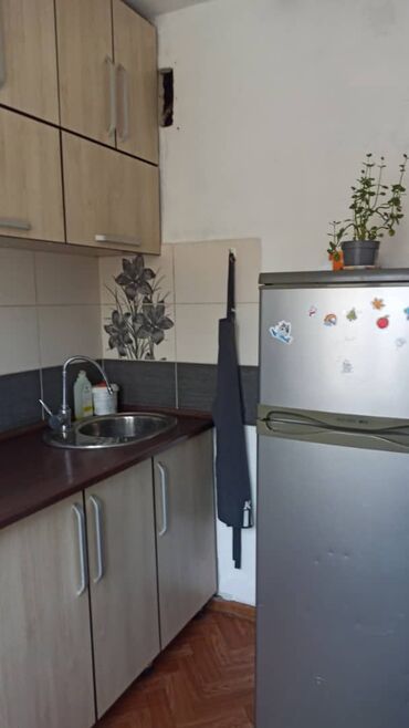 снять квартиру в частном секторе: 1 комната, 37 м², 104 серия, 2 этаж, Старый ремонт