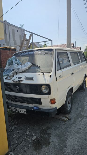 дом на колесах авто: Классический микроавтобус Volkswagen Transporter T3 белого цвета