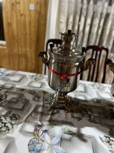 Samovarlar: 3 ədəd samovar ikisi 7 L (ili)1979-1980 biri 6L ili 1973 matrial